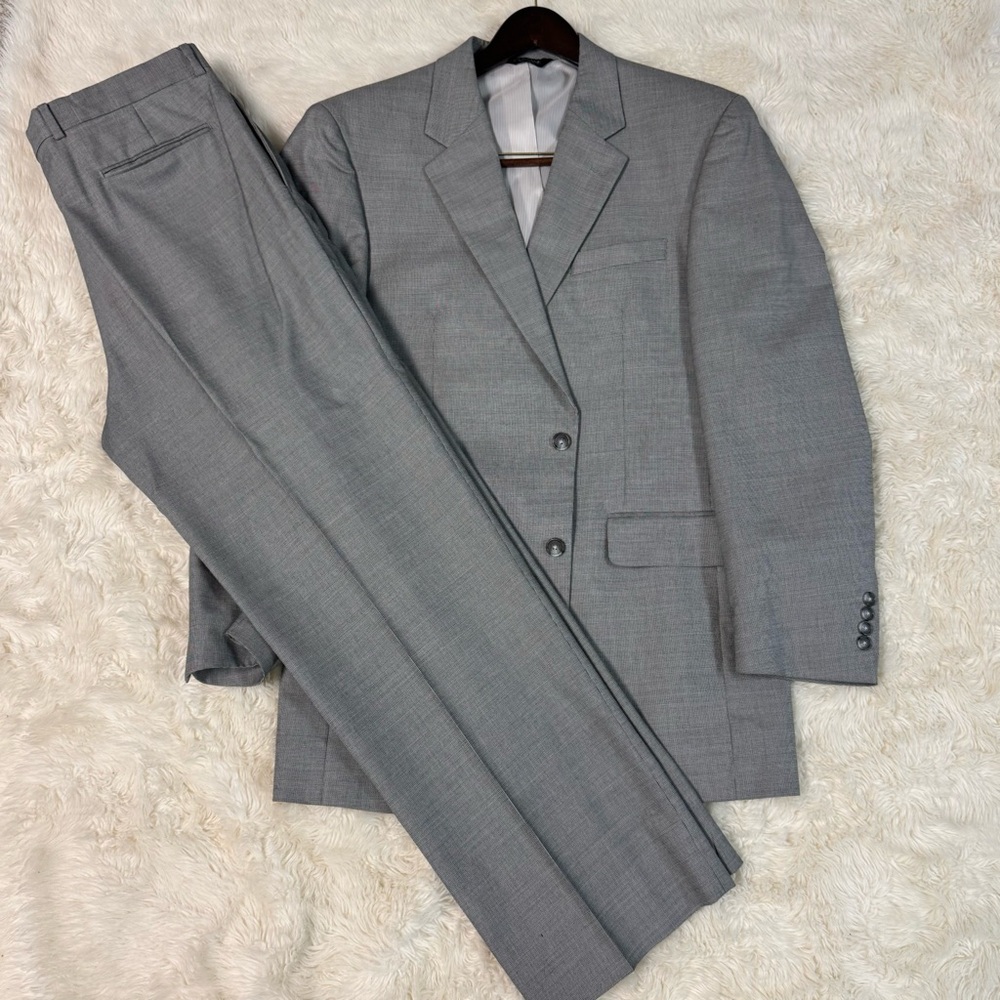 Jos. A. Bank Gray 2-Piece Suit - Coat + Pants